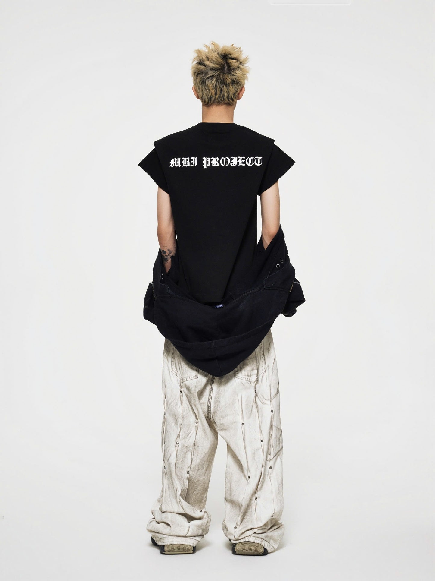 MBI | MULTI RIVET BAGGY JEANS - WHITE