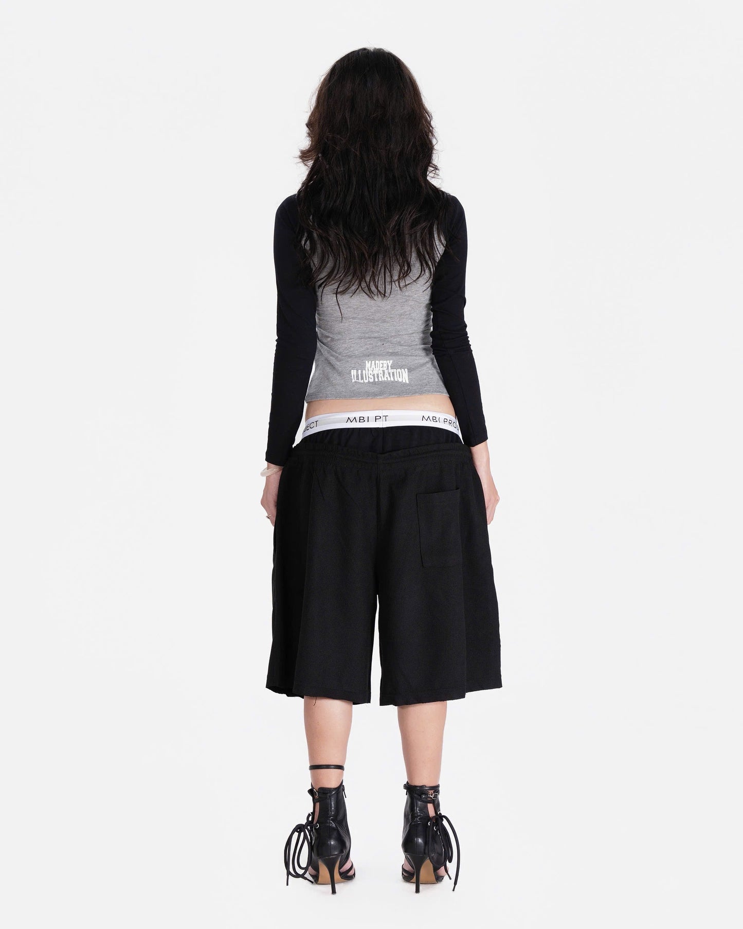 DOUBLE WAISTED SHORT - BLACK