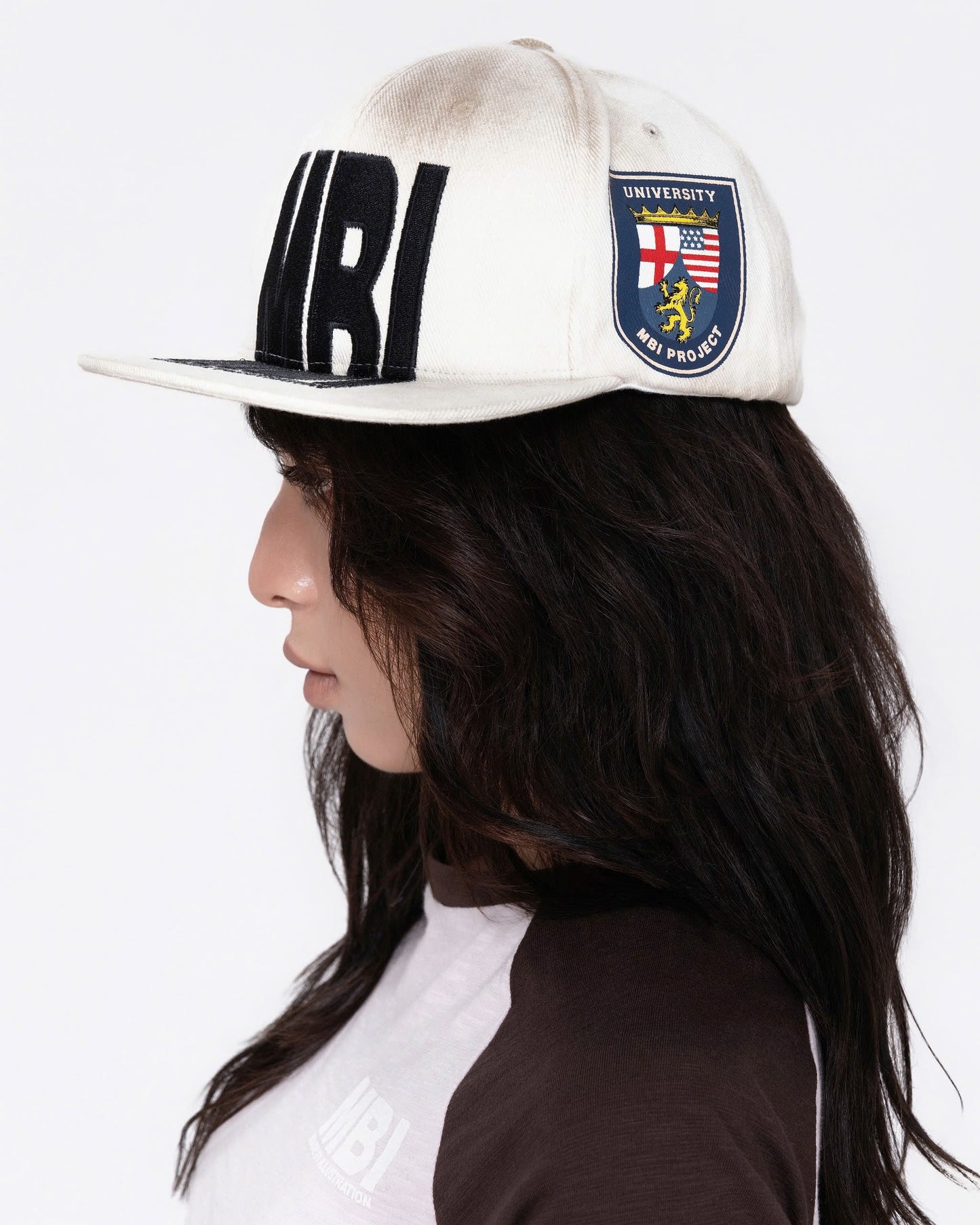MBI UNIVERSITY SNAPBACK - DIRTY WHITE