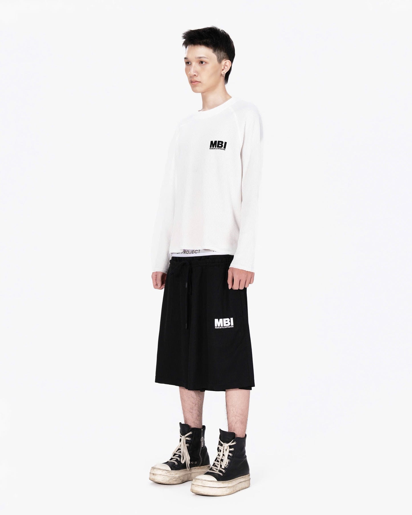 DOUBLE WAISTED SHORT - BLACK