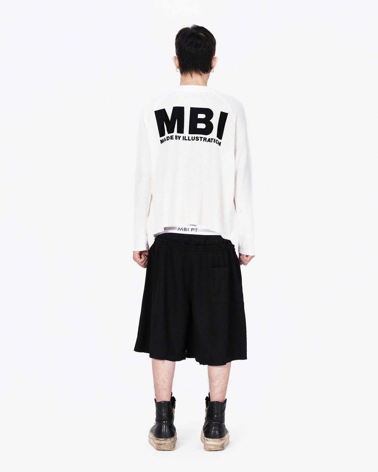 DOUBLE WAISTED SHORT - BLACK