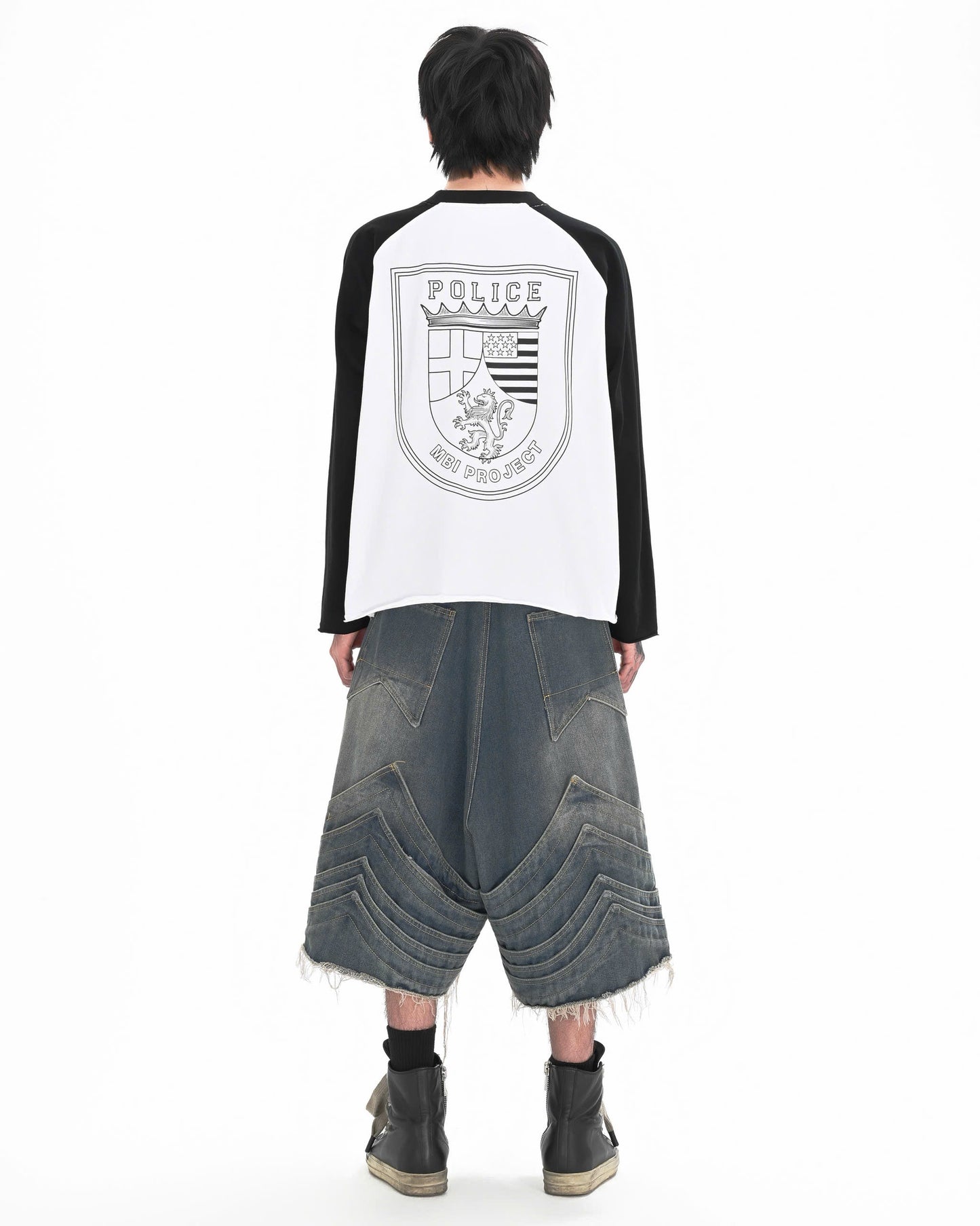 POLICE LOGO RAGLAN LONGSLEEVE - BLACK