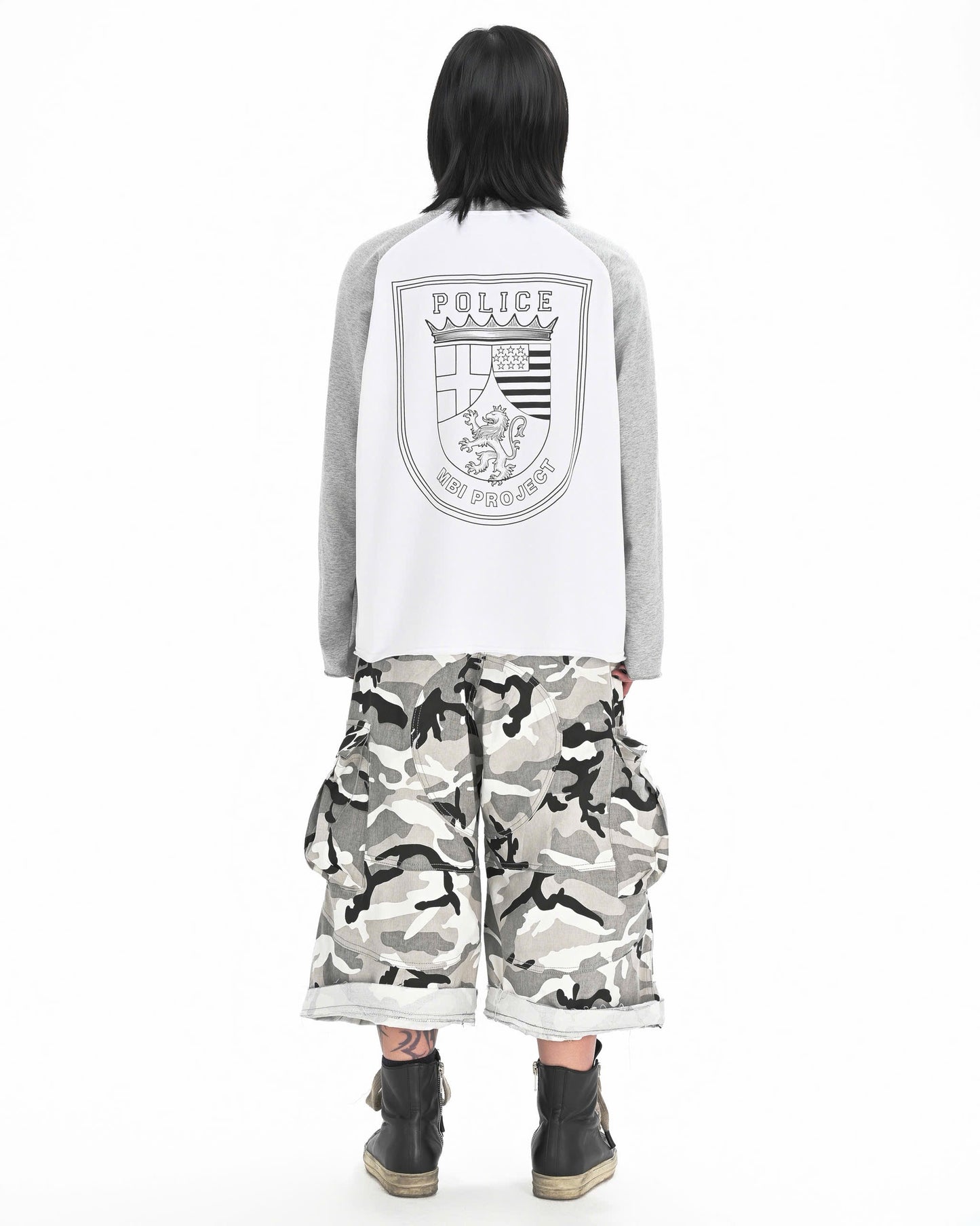 POLICE LOGO RAGLAN LONGSLEEVE - GRAY