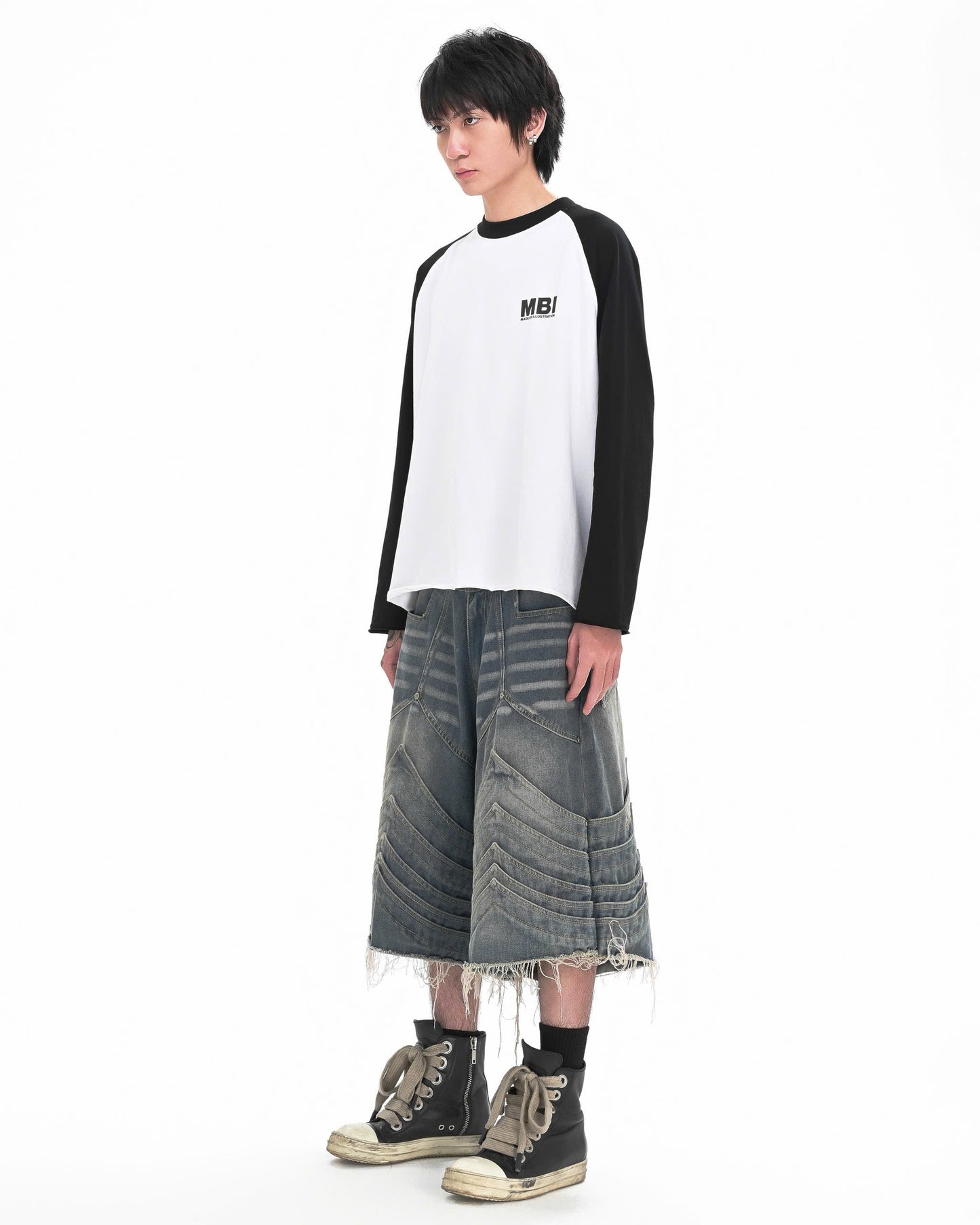 POLICE LOGO RAGLAN LONGSLEEVE - BLACK