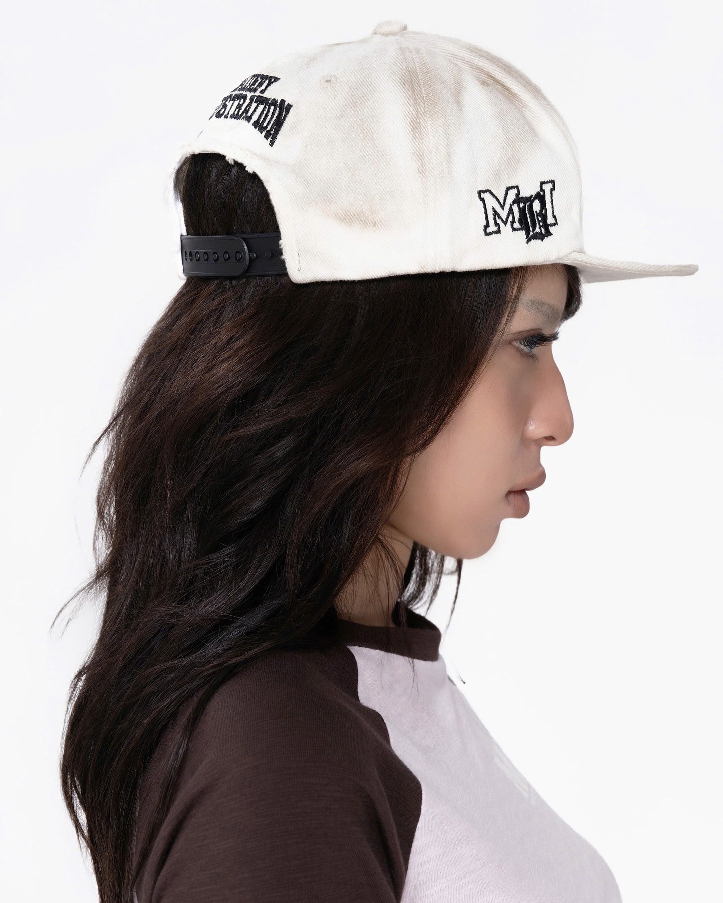 MBI UNIVERSITY SNAPBACK - DIRTY WHITE